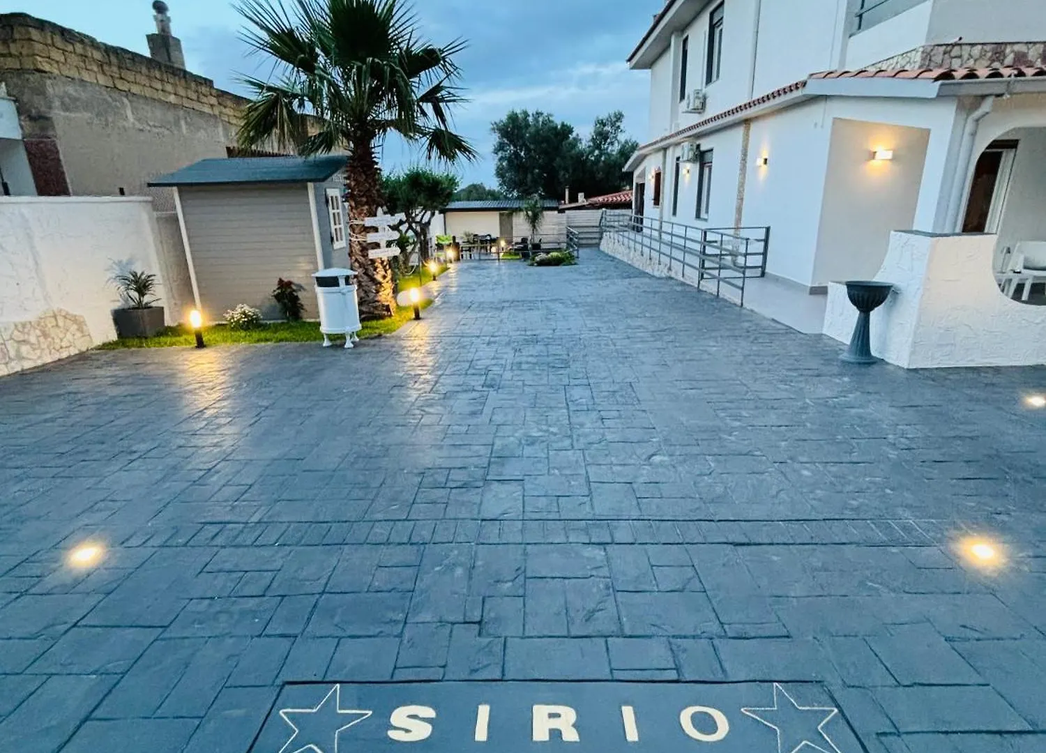 Sirio Rooms And Apartments Carini Italy